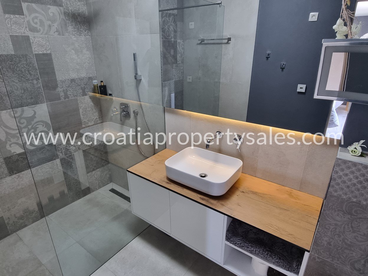 Casa In vendita -  Trogir/Ciovo