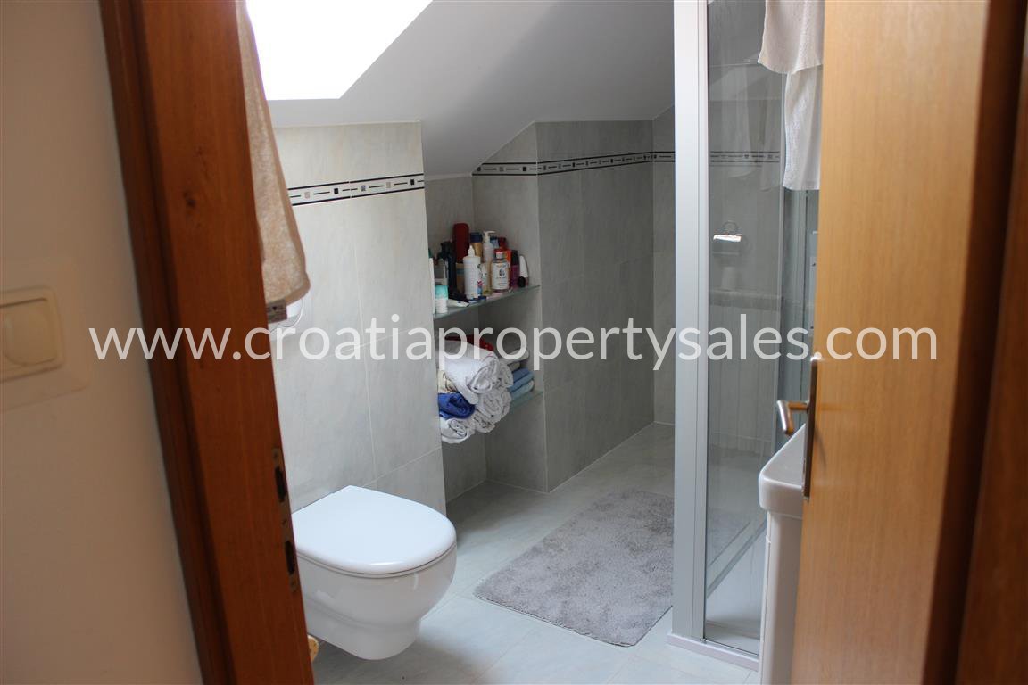 House For sale -  Split