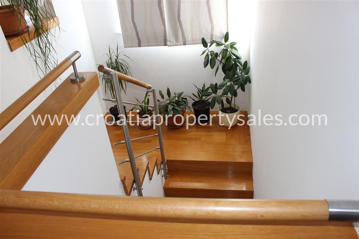 House For sale -  Split