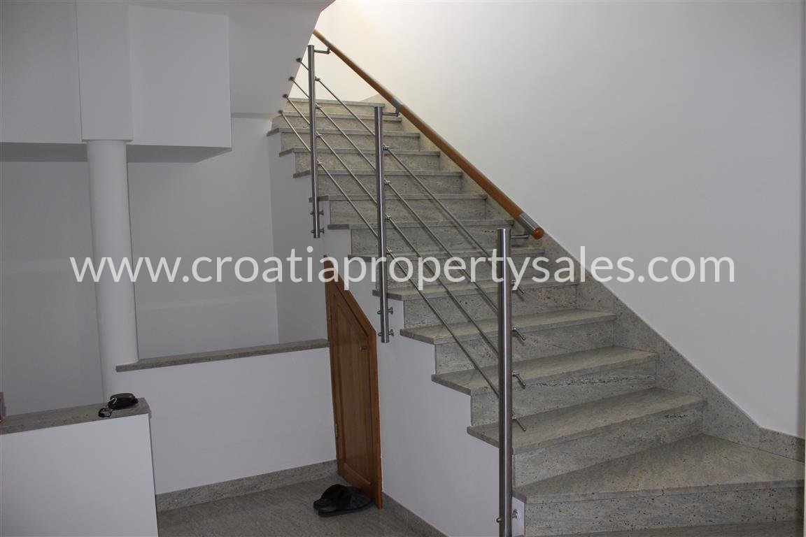 House For sale -  Split