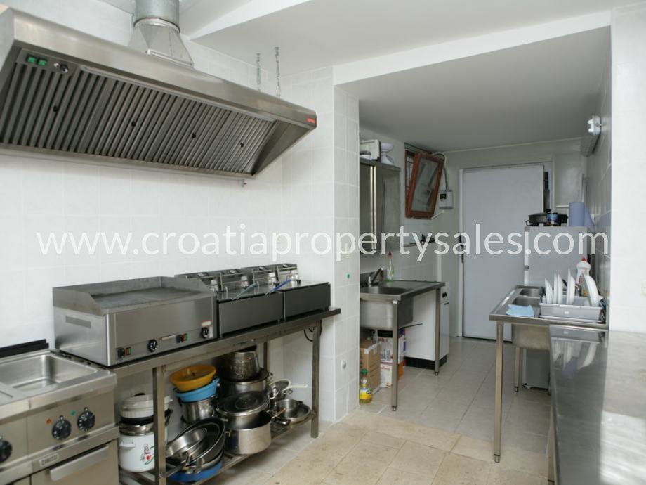 Kuća Na prodaju -  Brac