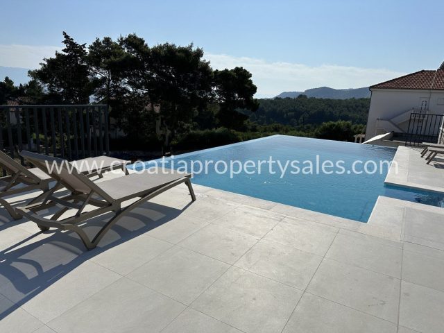 Kuća na prodaju 230 m² – Hvar