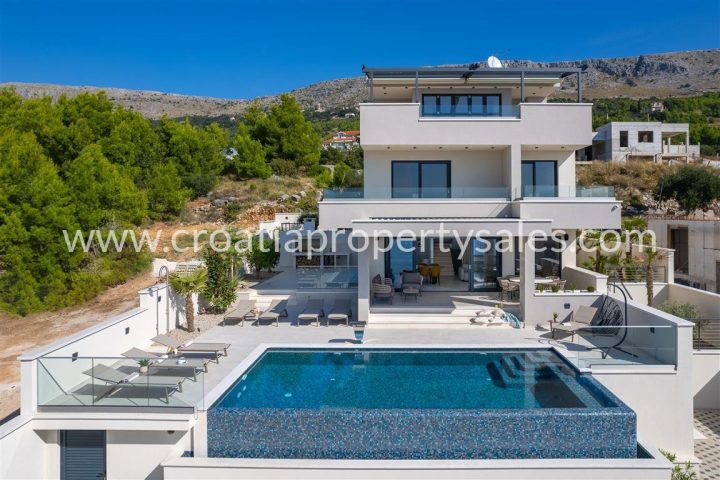 Dom na predaj 350 m² – Split