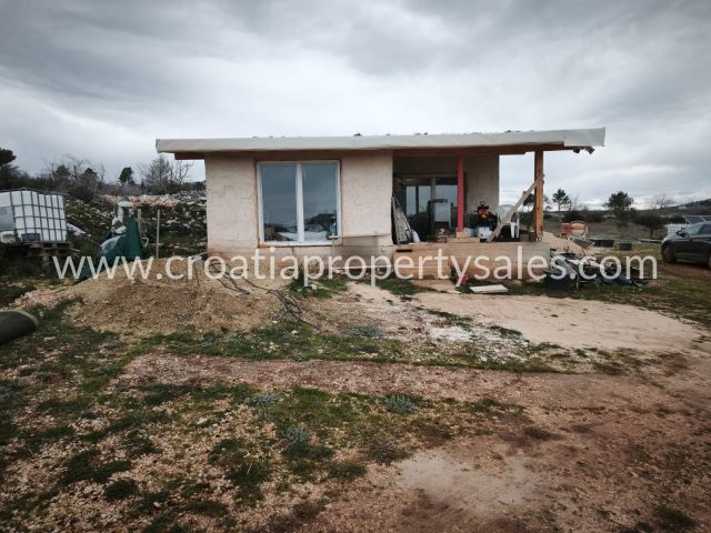 Land for sale 16000 m² – Sibenik