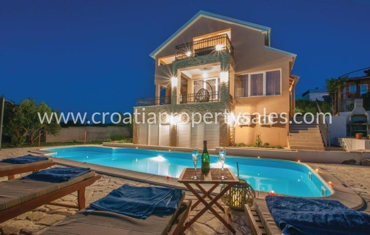 Dom na predaj 435 m² – Murter