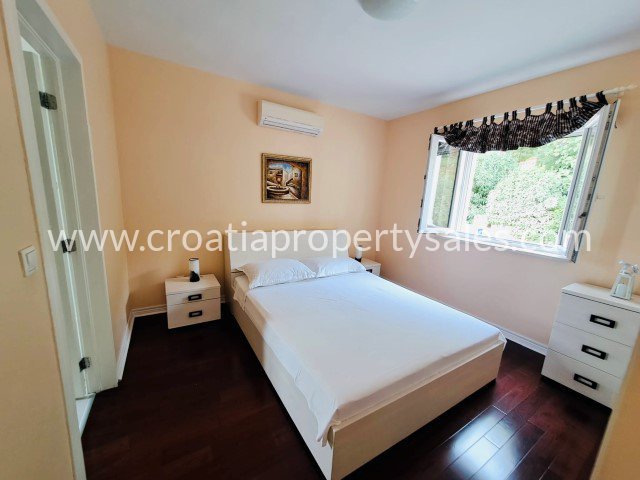 Casa In vendita -  Brac