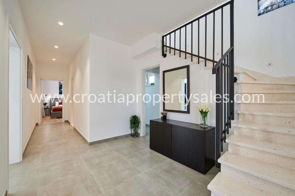 Casa In vendita -  Kastela