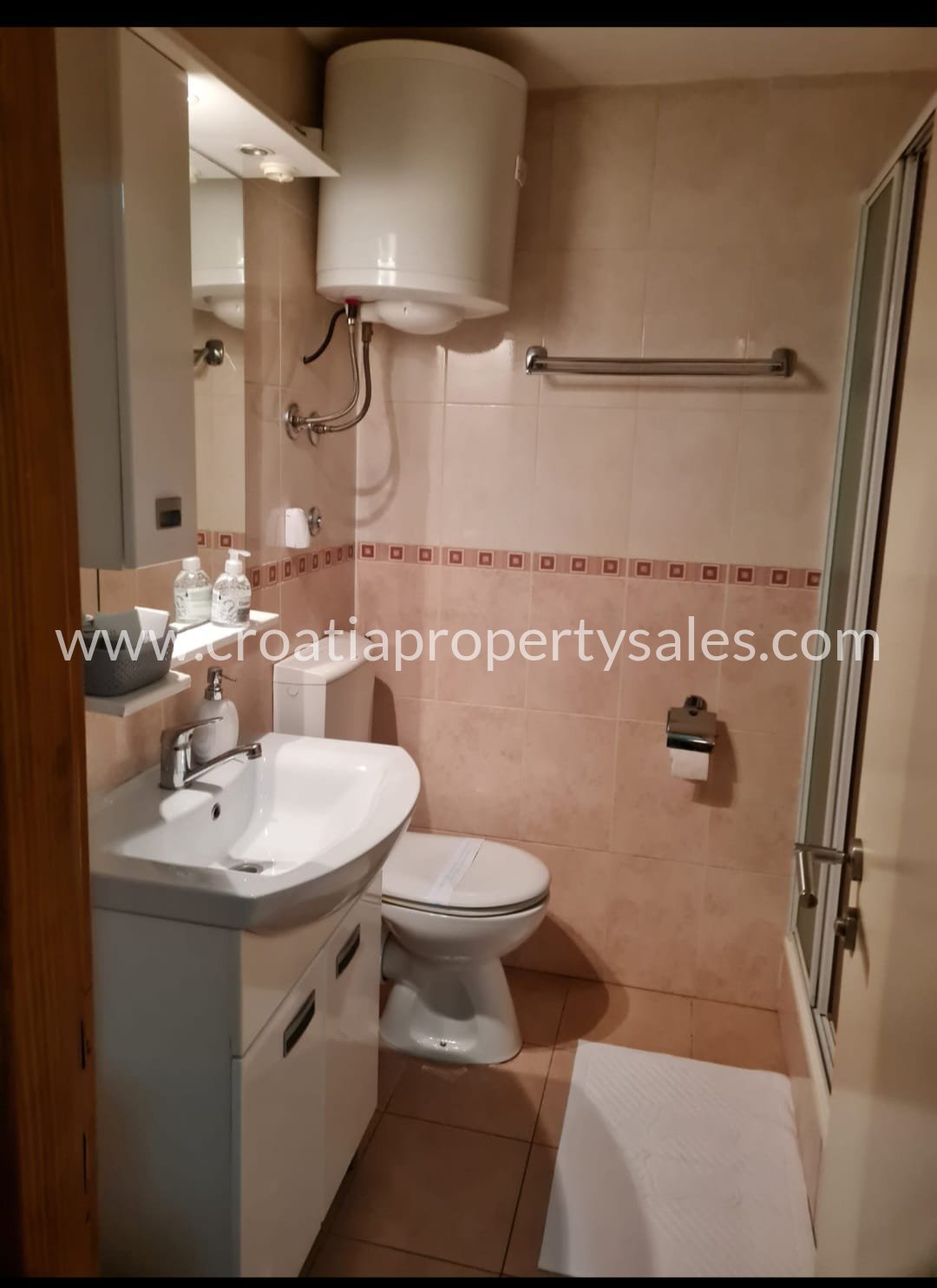 Flat For sale -  Split