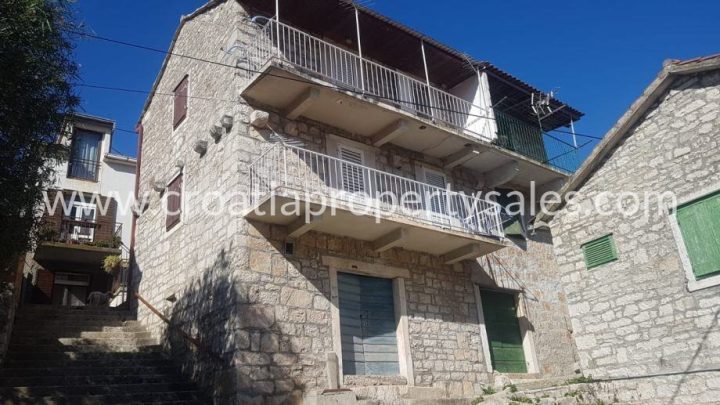 Dom na predaj 93 m² – Solta