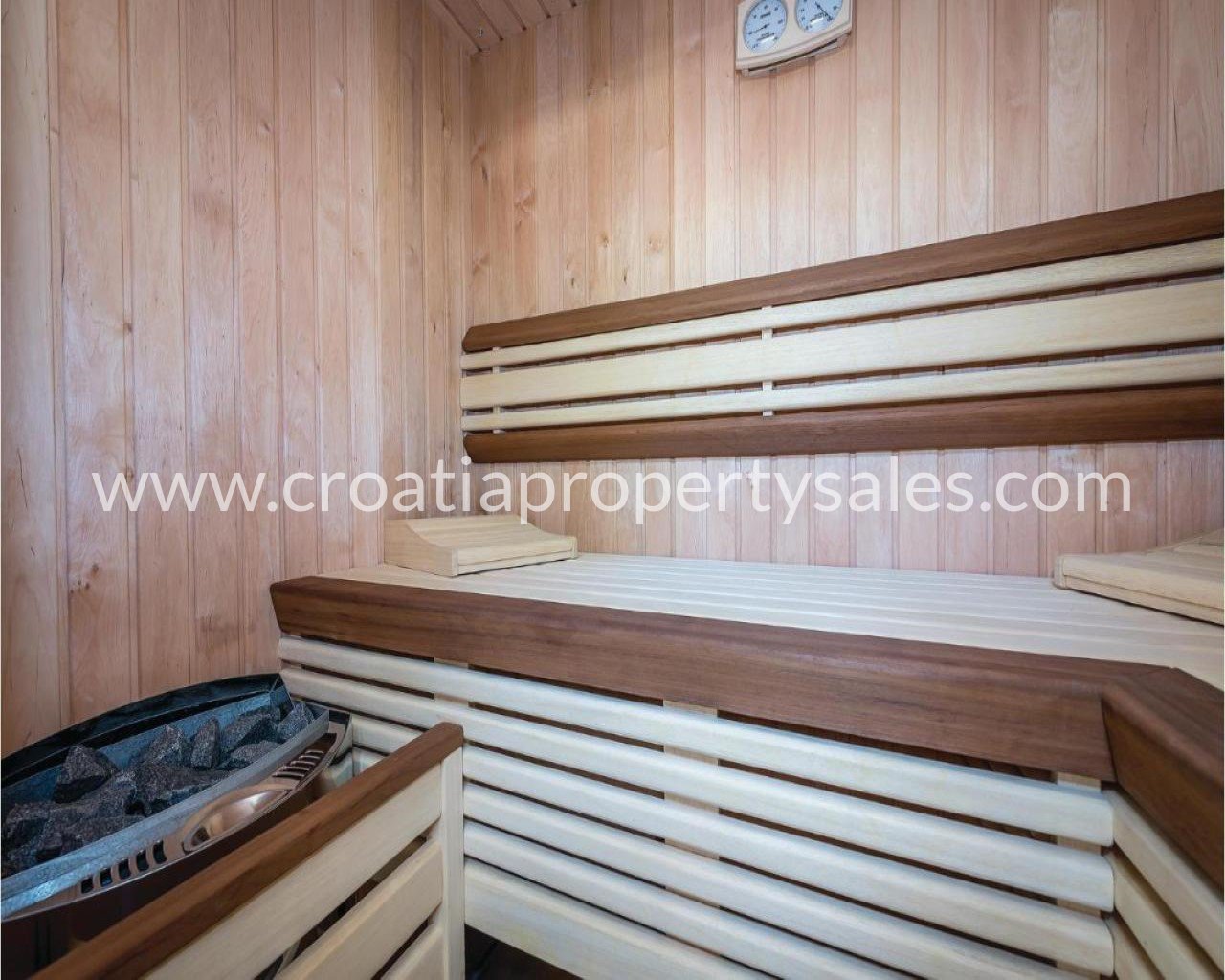 House For sale -  Brac