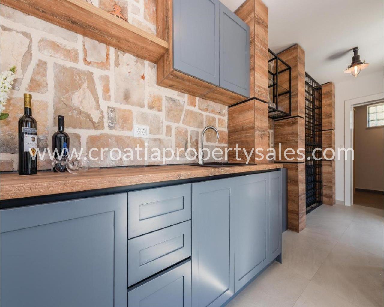 House For sale -  Brac