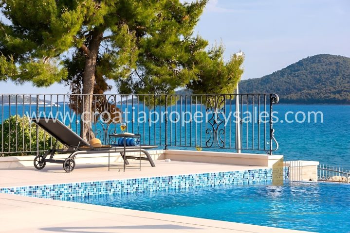 House for sale 1005 m² – Sibenik
