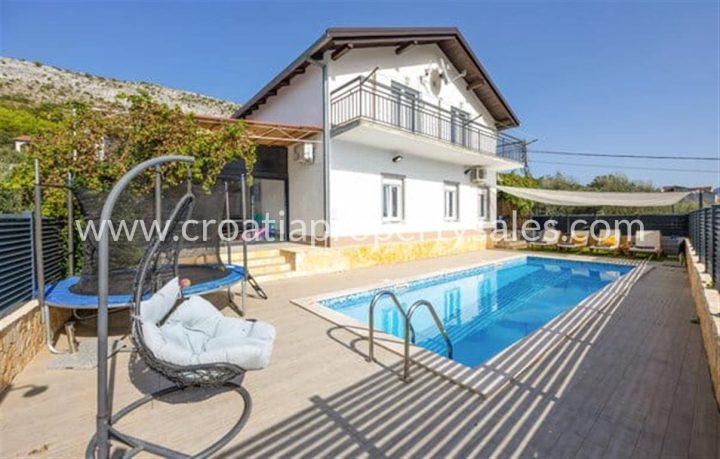 Casa in vendita 240 m² – Omis