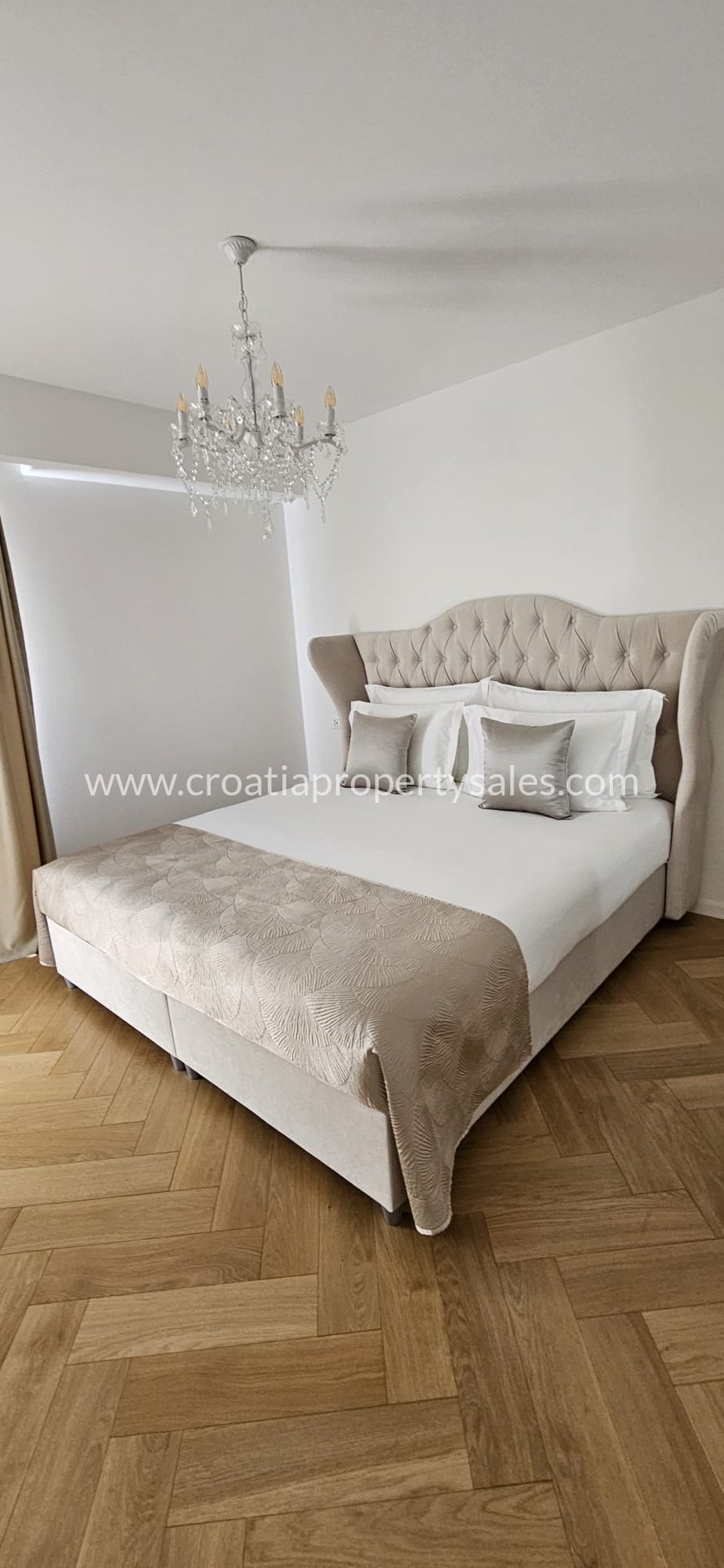 Flat For sale -  Split