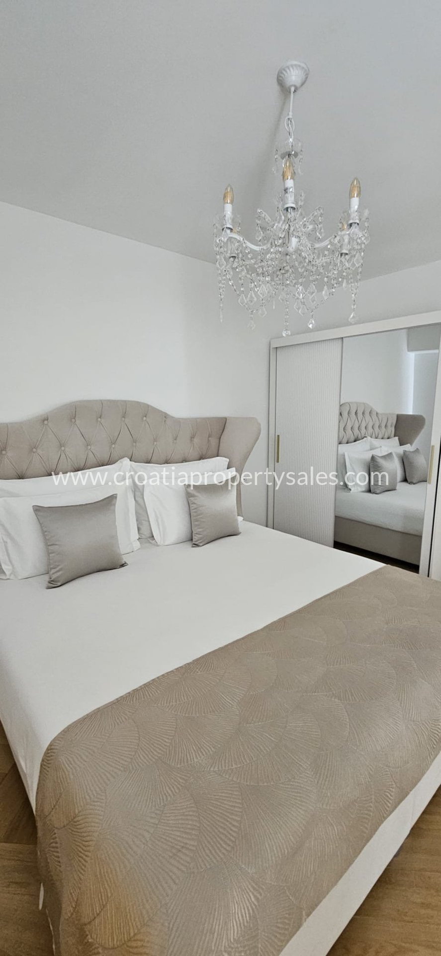 Flat For sale -  Split