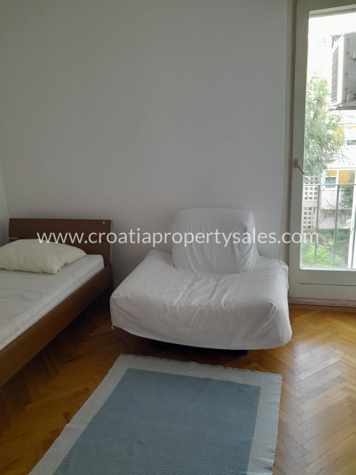 Flat For sale -  Split