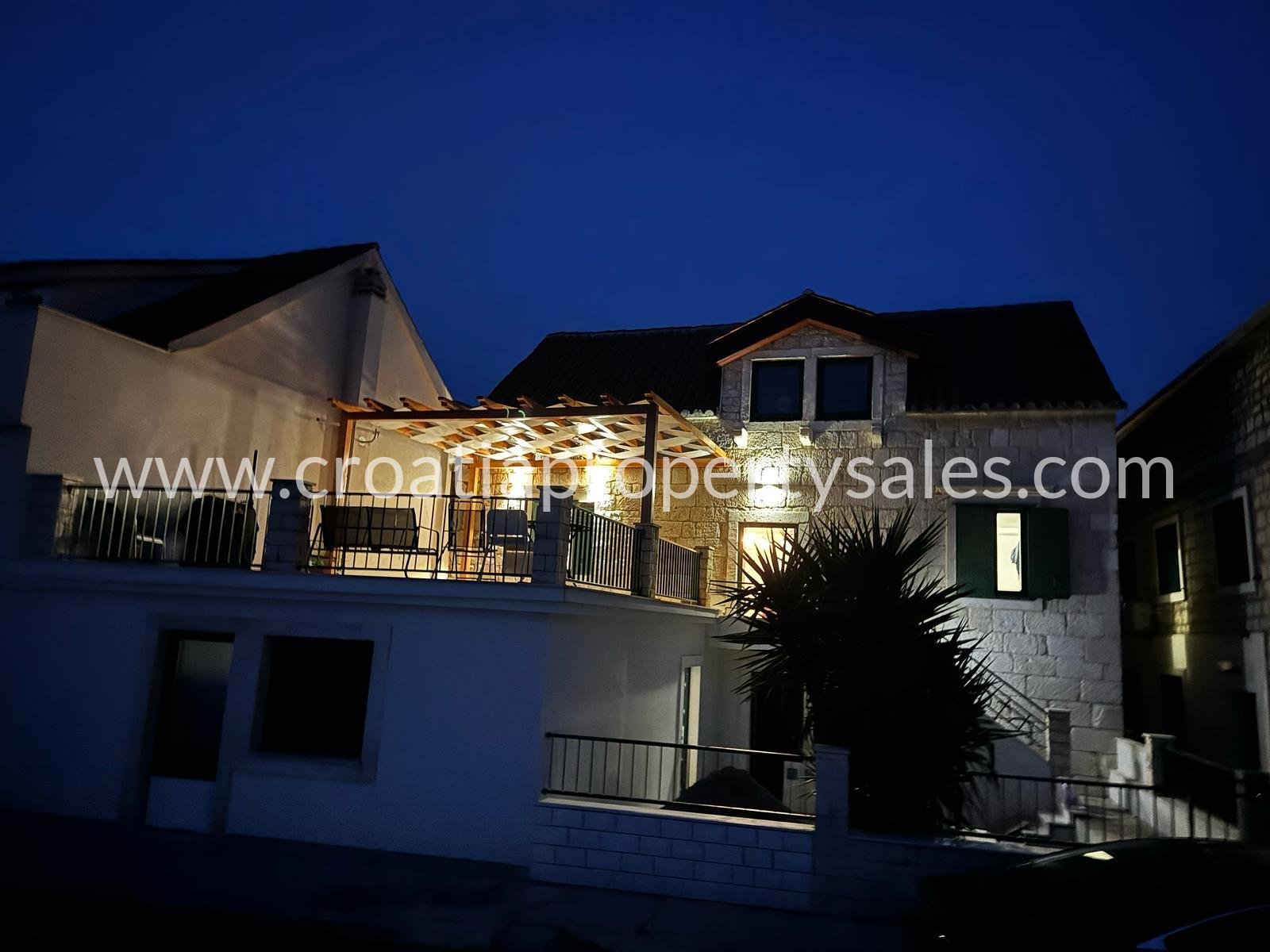 Casa In vendita -  Kastela