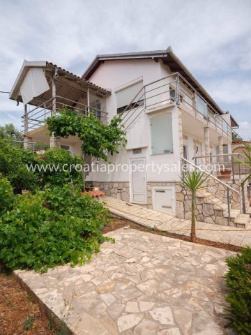 House For sale - Splitsko-dalmatinska šolta - foto 3/13