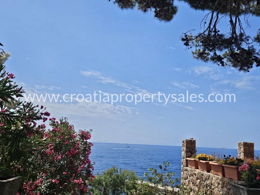 Kuća Na prodaju -  Hvar