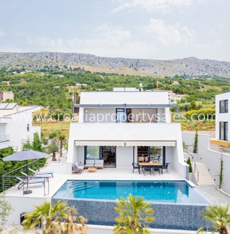 Dom na predaj 320 m² – Split