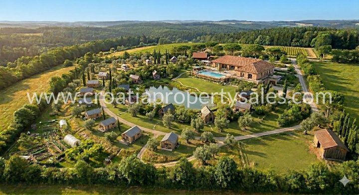 Działka na sprzedaż 60988 m² – Sibenik