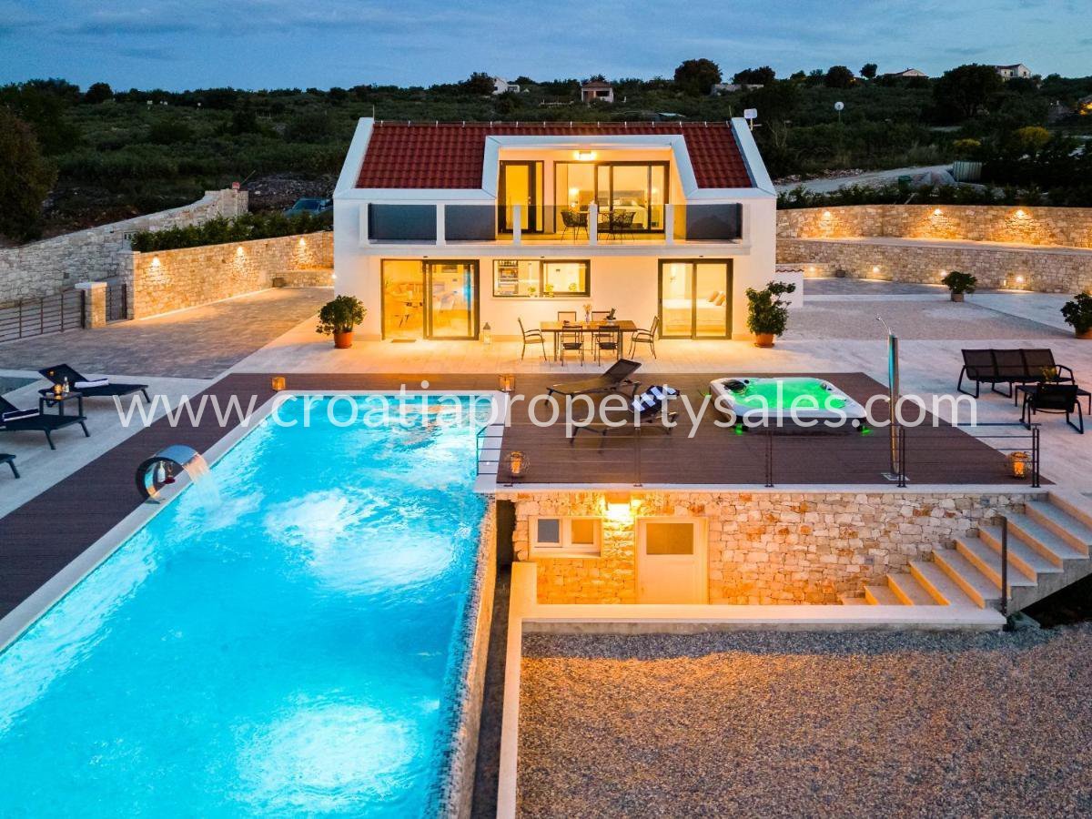 Casa In vendita -  Brac