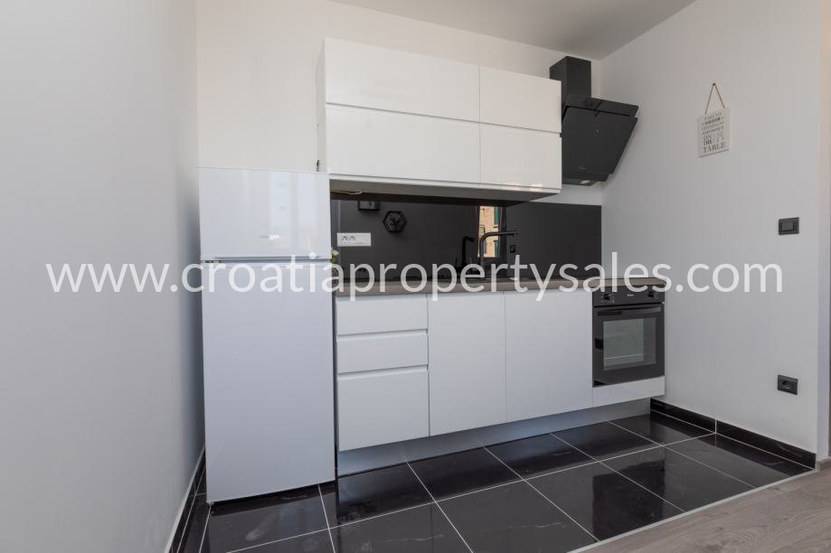 Flat For sale -  Split