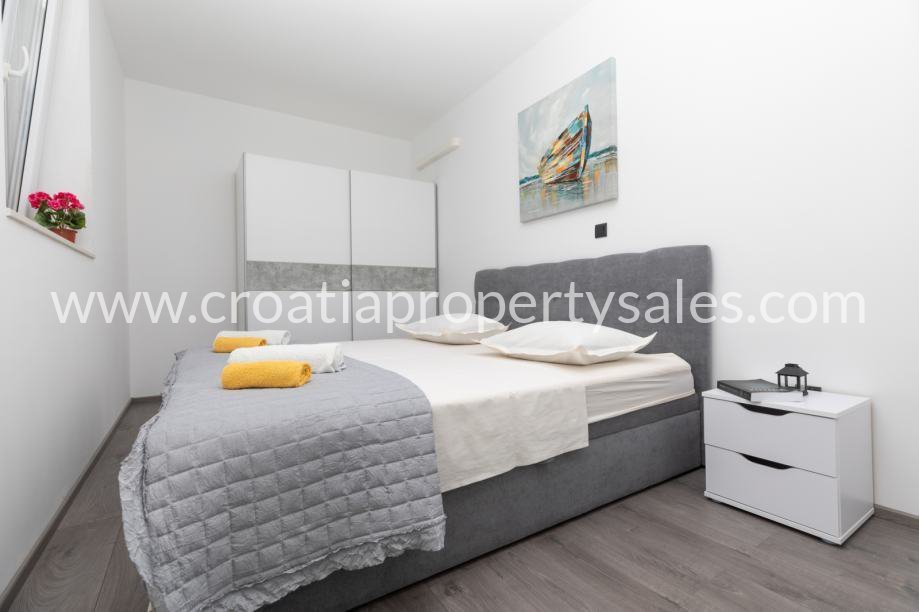 Flat For sale -  Split