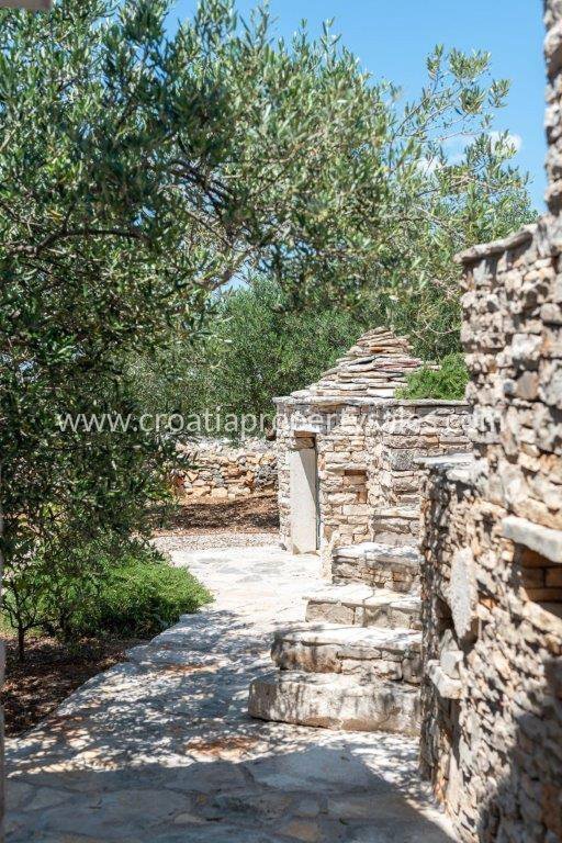 House For sale - Splitsko-dalmatinska Šolta
