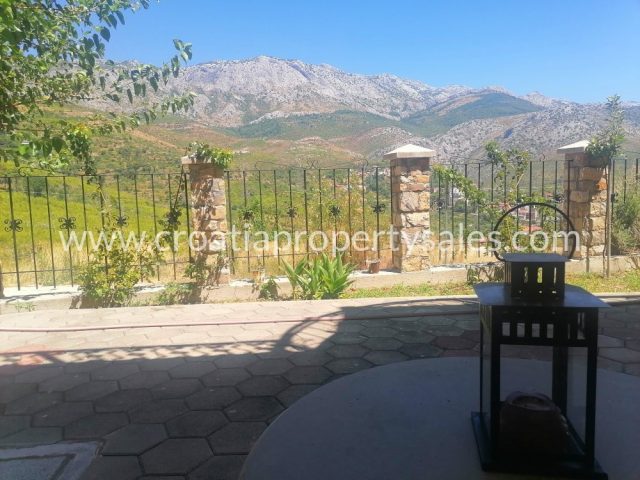 House For sale - Splitsko-dalmatinska Split - foto 2/15
