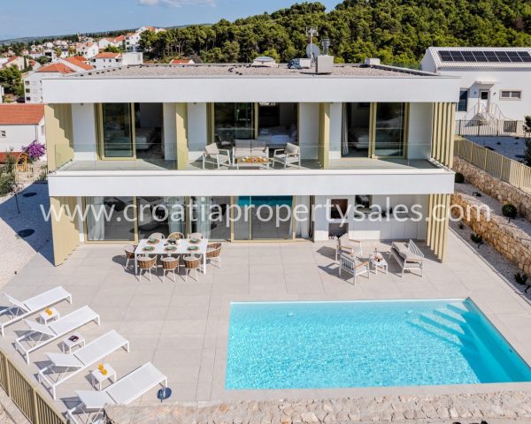 Hiša na predaj 274 m² – Brac