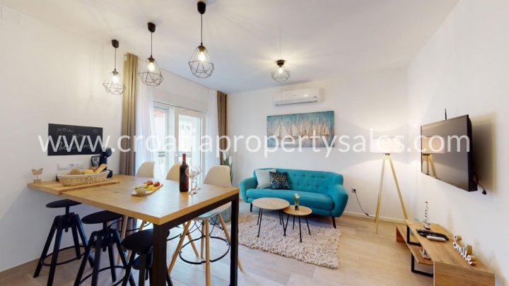 Haus zu verkaufen 180 m² – Kastela
