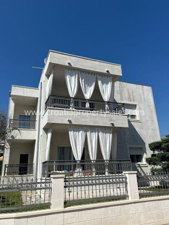 Casa In vendita -  Kastela