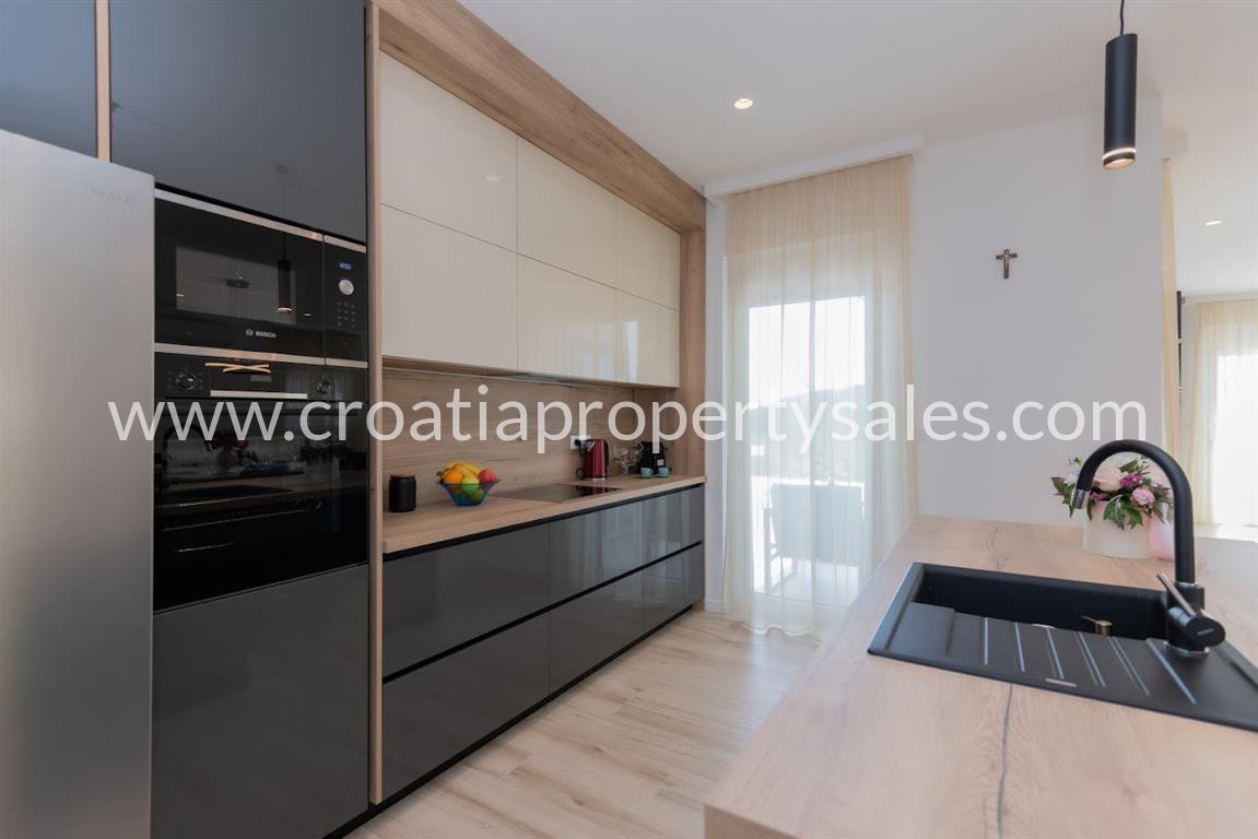 Casa In vendita - Splitsko-dalmatinska Makarska