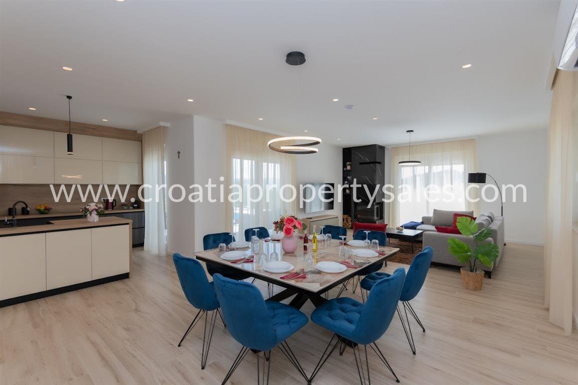 Casa In vendita - Splitsko-dalmatinska Makarska