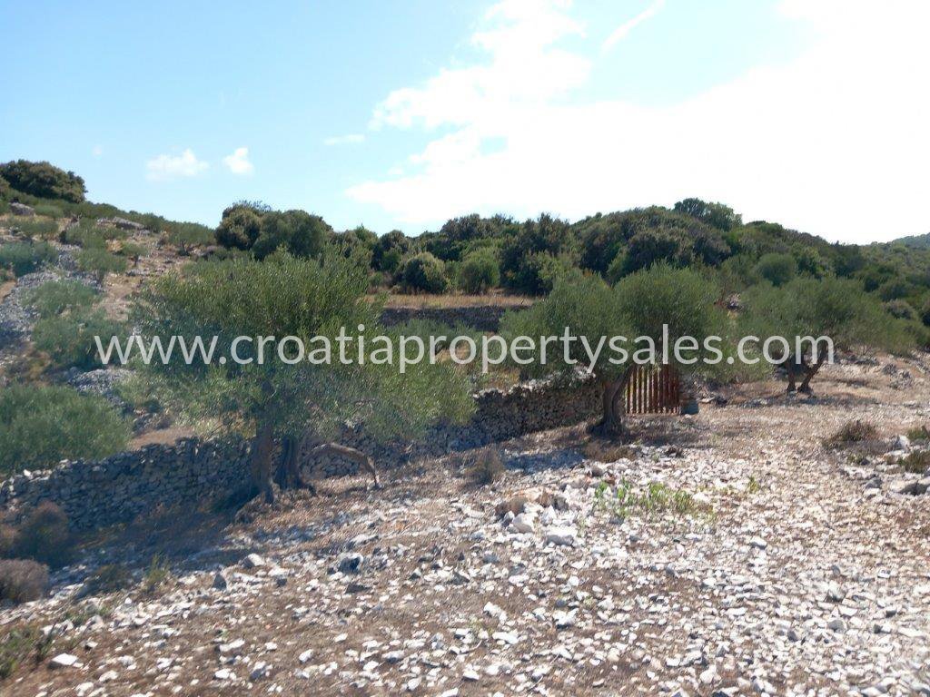 Parcela Naprodaj -  Brac