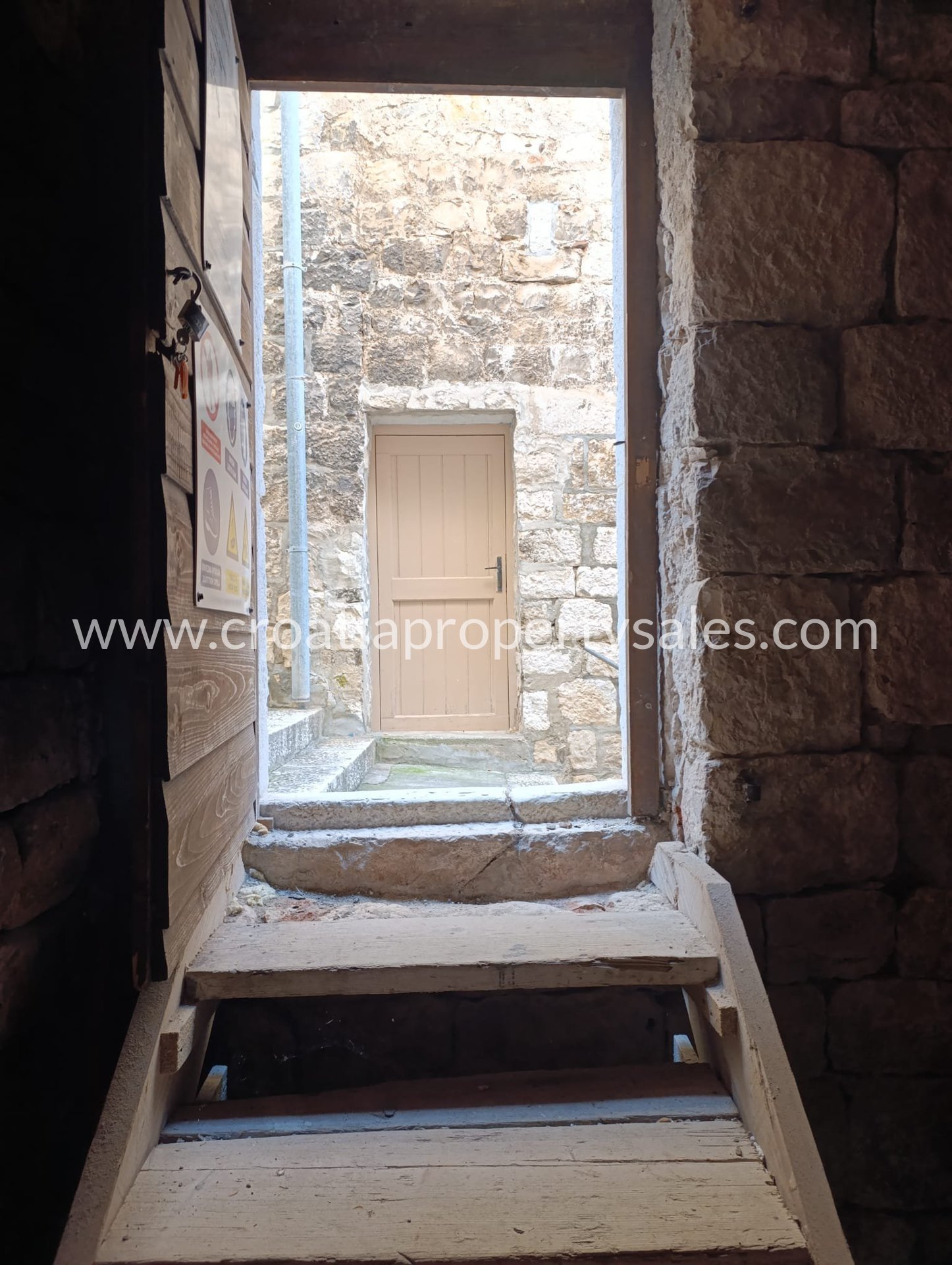 Kuća Na prodaju -  Hvar