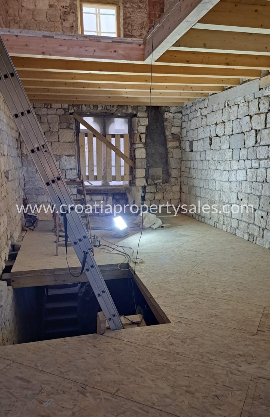 Kuća Na prodaju -  Hvar