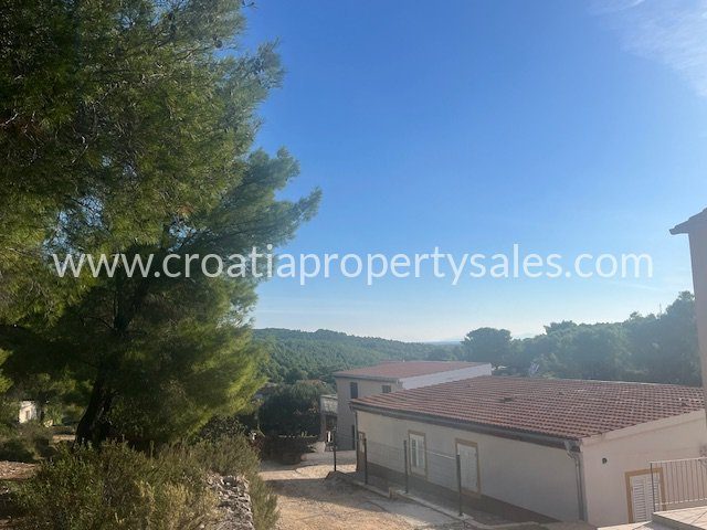 Land for sale 2564 m² – Vis