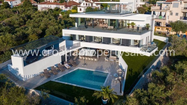 Dom na predaj 380 m² – Murter