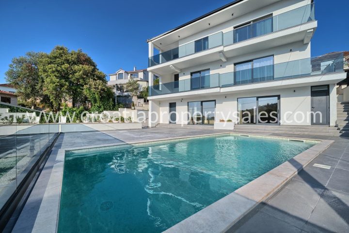 Casa in vendita 240 m² – Rogoznica