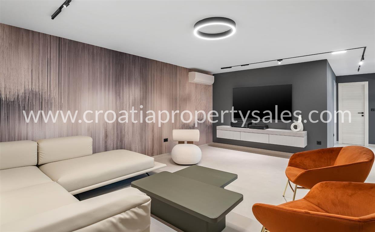 Casa In vendita - Splitsko-dalmatinska Split