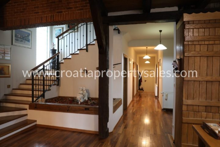 House For sale - Splitsko-dalmatinska Split - foto 2/17
