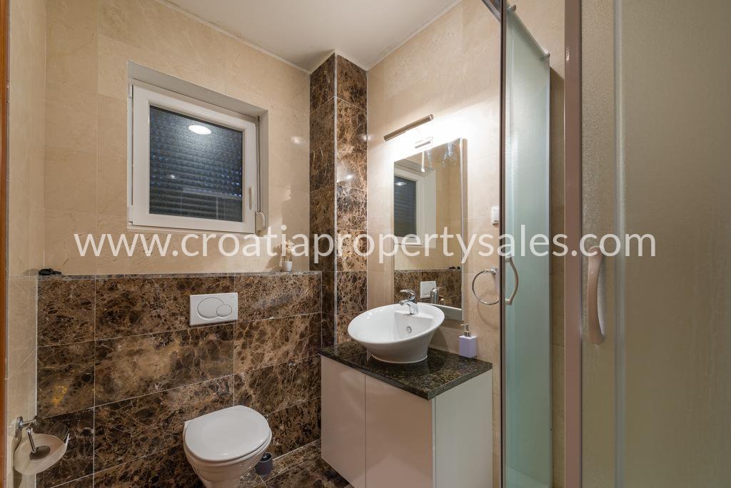 Appartement À vendre -  Brac