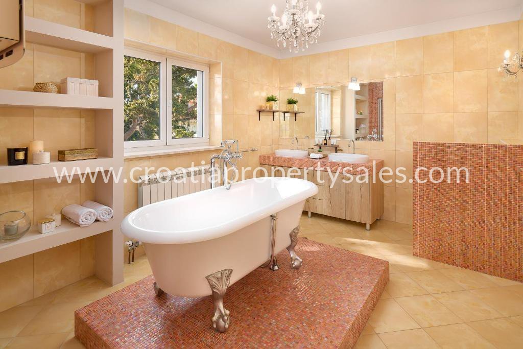 Casa In vendita - Splitsko-dalmatinska Split