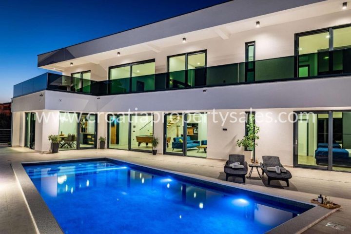 Haus zu verkaufen 256 m² – Zadar