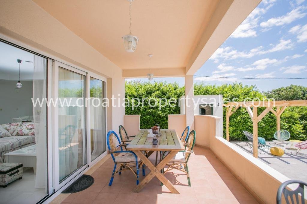 Maison À vendre -  Kastela