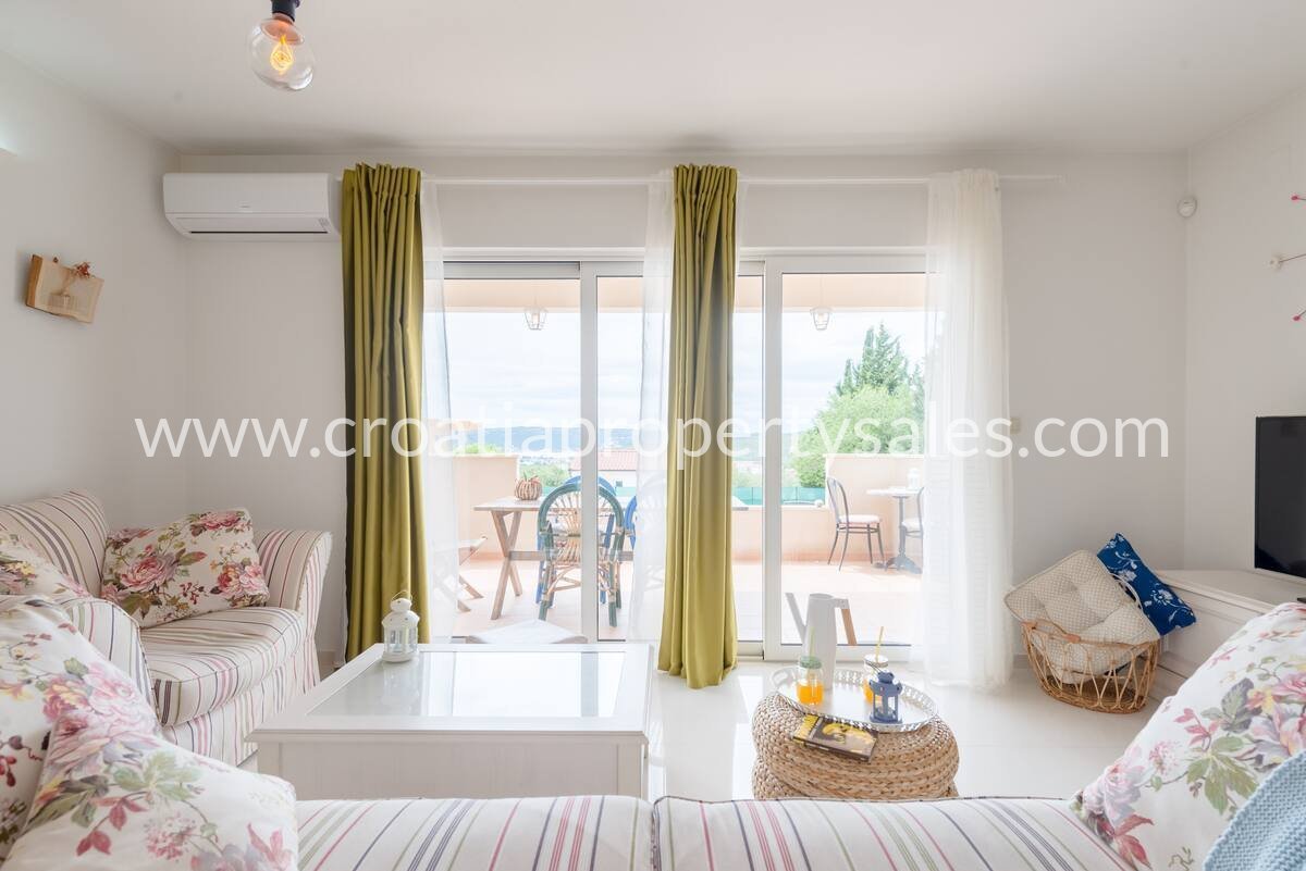 Maison À vendre -  Kastela