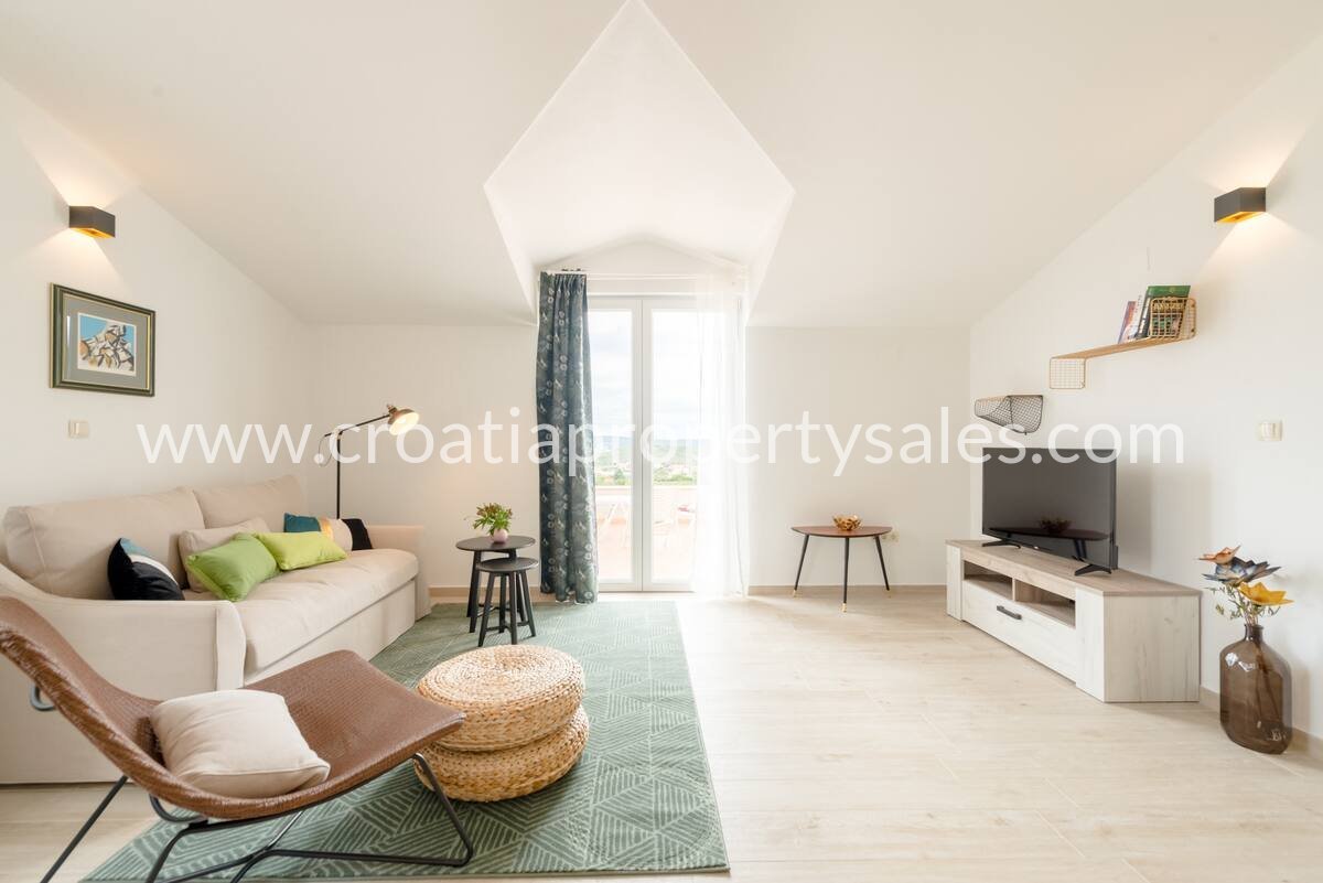 Maison À vendre -  Kastela