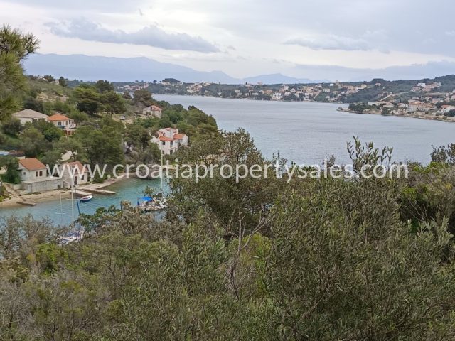 Pozemok na predaj 951 m² – Solta